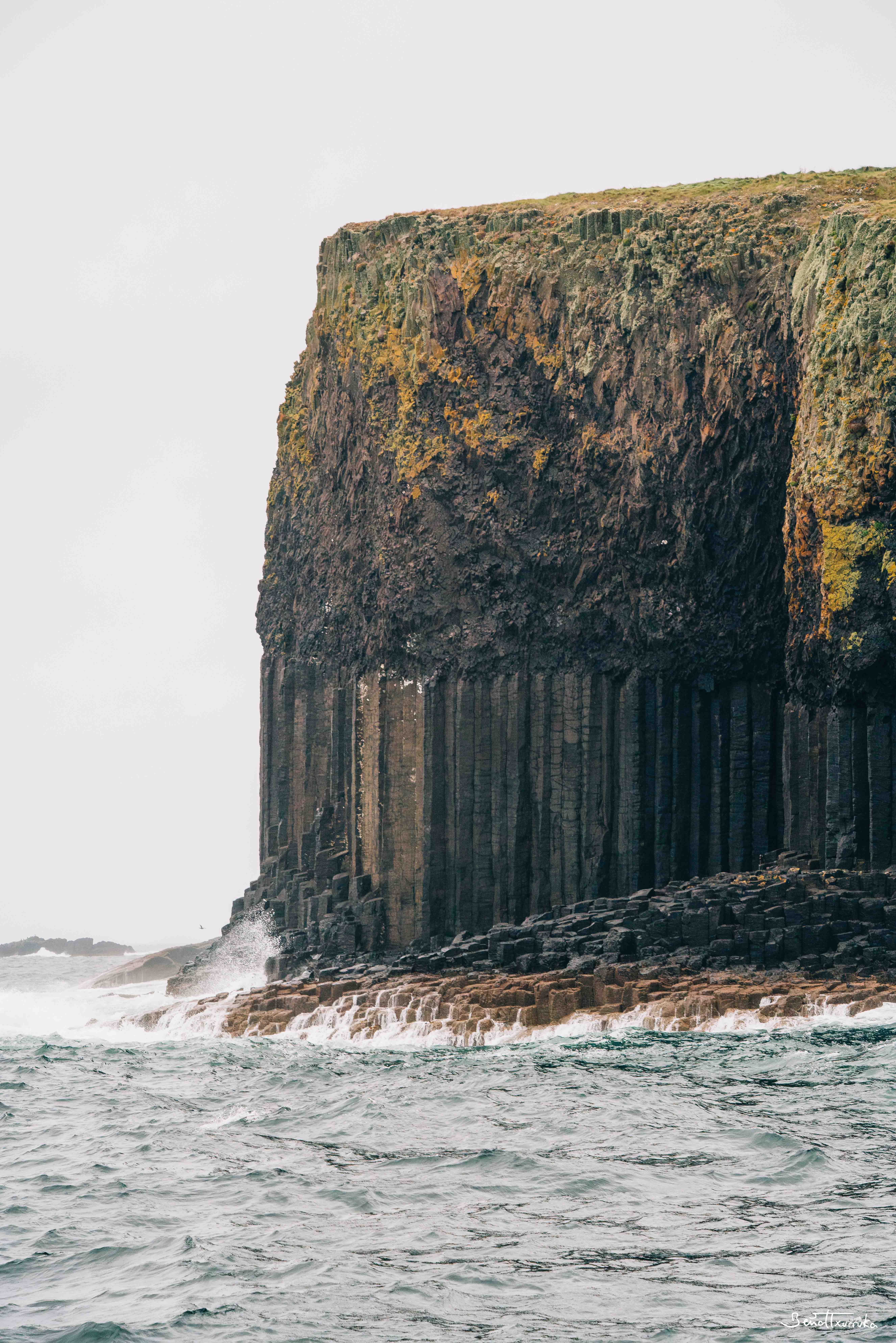 Staffa cliff